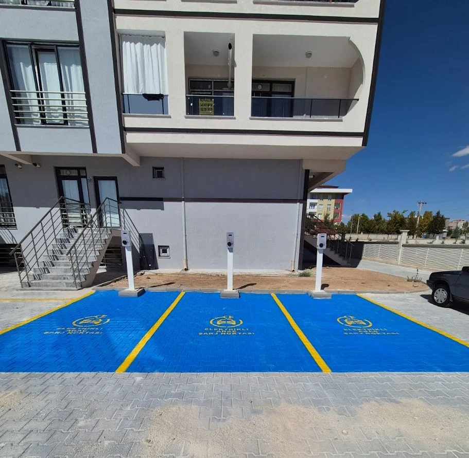 Elektrikli araç şarj noktası boya uygulaması