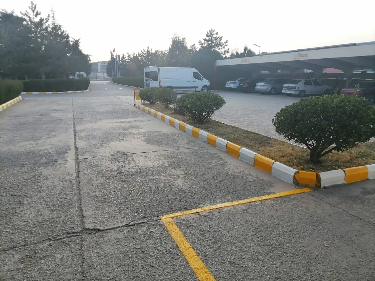 Kaldırım çizgi boya uygulaması