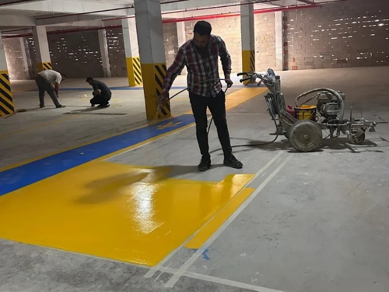 Otopark renkli zemin boyama uygulaması