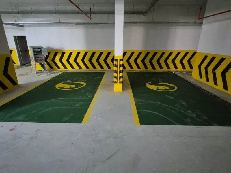 Elektrikli araç şarj istasyonu park yeri çizgisi