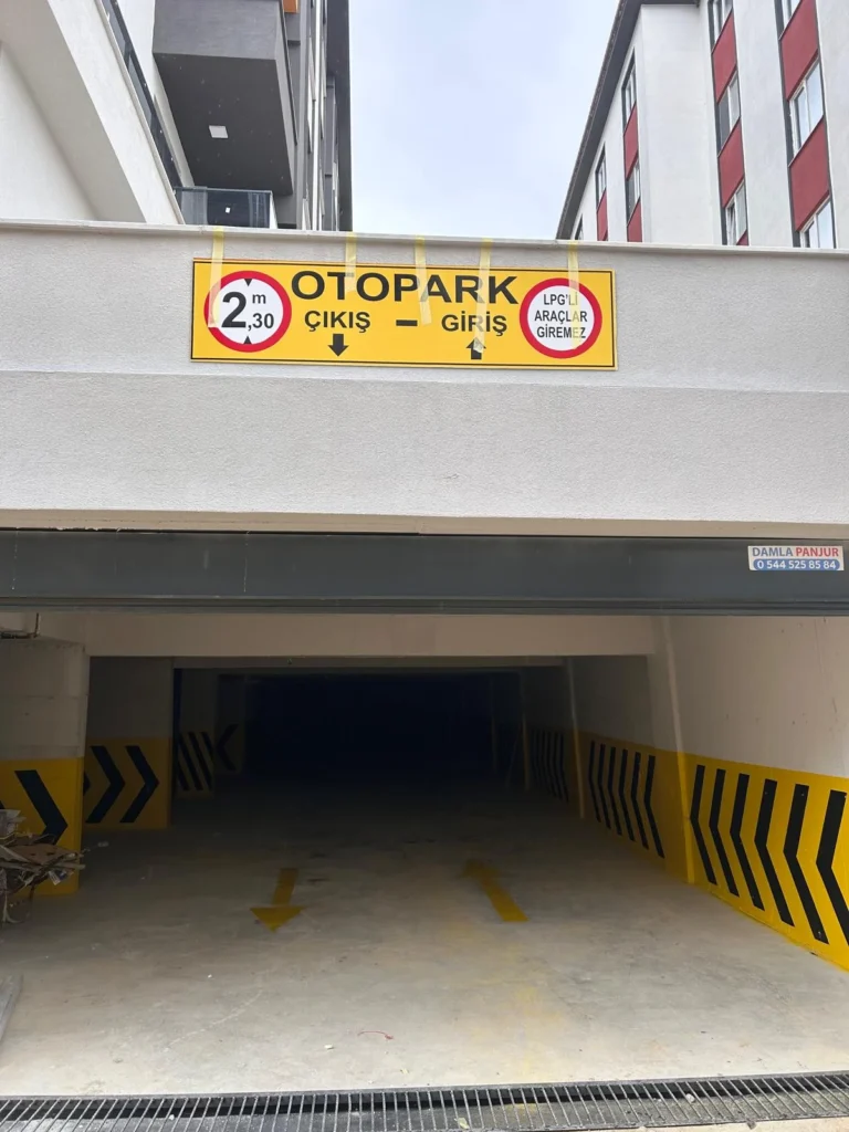 Kapalı otopark girişinde 2,30 metre gabari ve LPG’li araç uyarı levhası