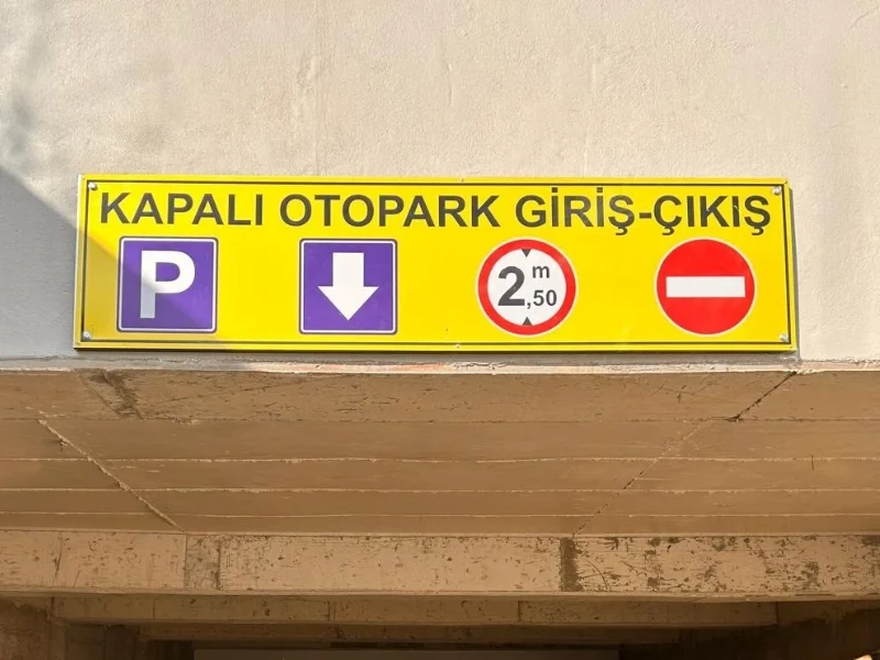 Otopark girişi gabari levhası uygulaması