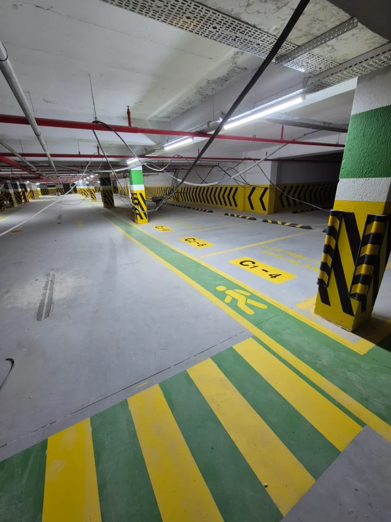 Otopark yaya yolu ve yaya geçidi boya uygulaması