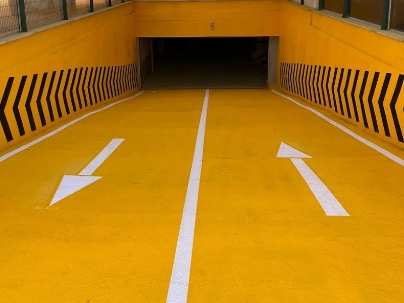 Giriş çıkış otopark yön okları uygulaması