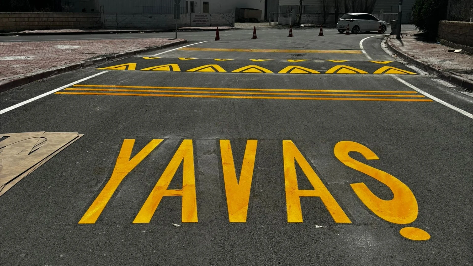 Çift kompenant yol çizgi boya uygulaması