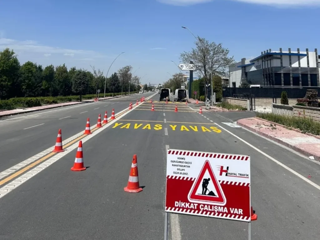 Yol çizgi boya ve trafik işaretleme uygulaması