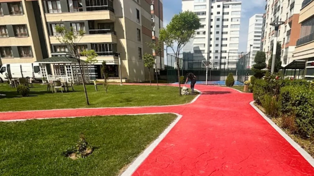 Yürüyüş Yolu Kırmızı Zemin Boya Uygulaması