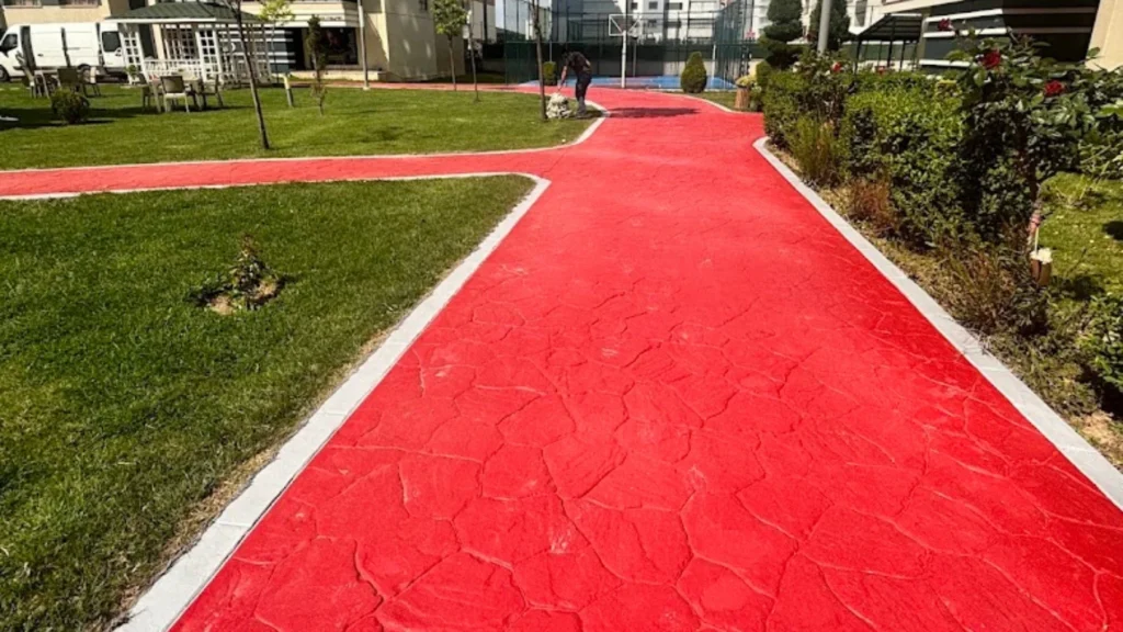 Yürüyüş Yolu Zemin Boya Uygulaması