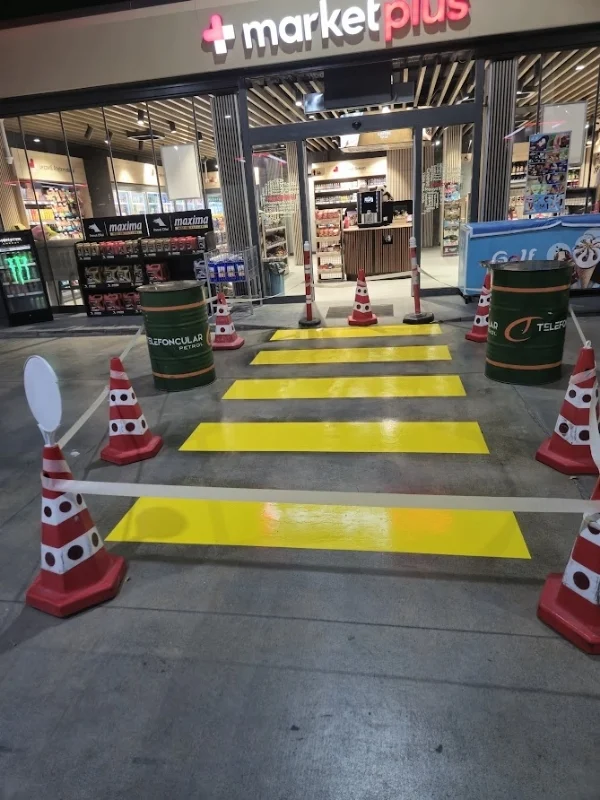 Bursa akaryakıt market girişi yaya geçidi boyama