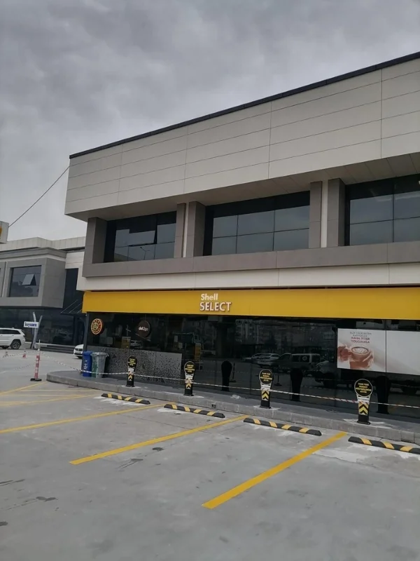 Bursa benzinlik market önü park yeri çizgileri