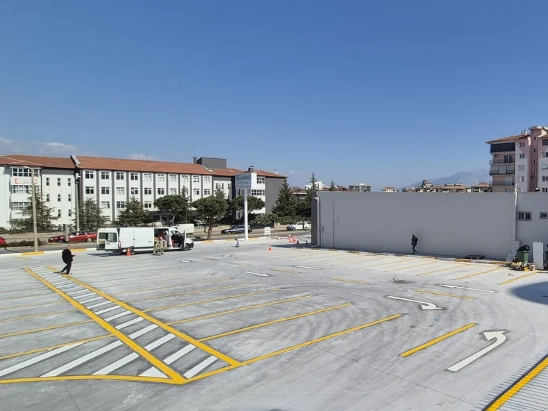 Çift kompenantlı otopark çizgi ve yönlendirme uygulaması
