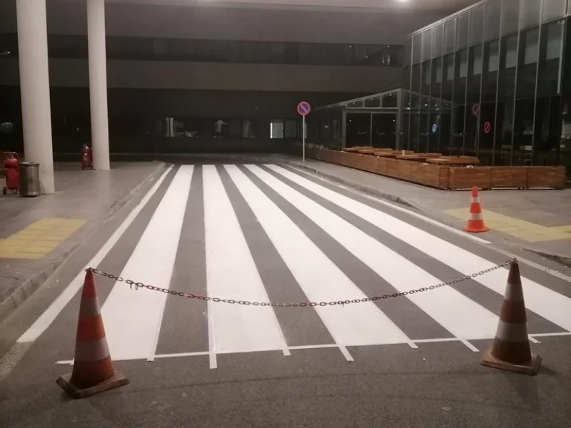 Çift kompenantlı yaya geçidi boya uygulaması
