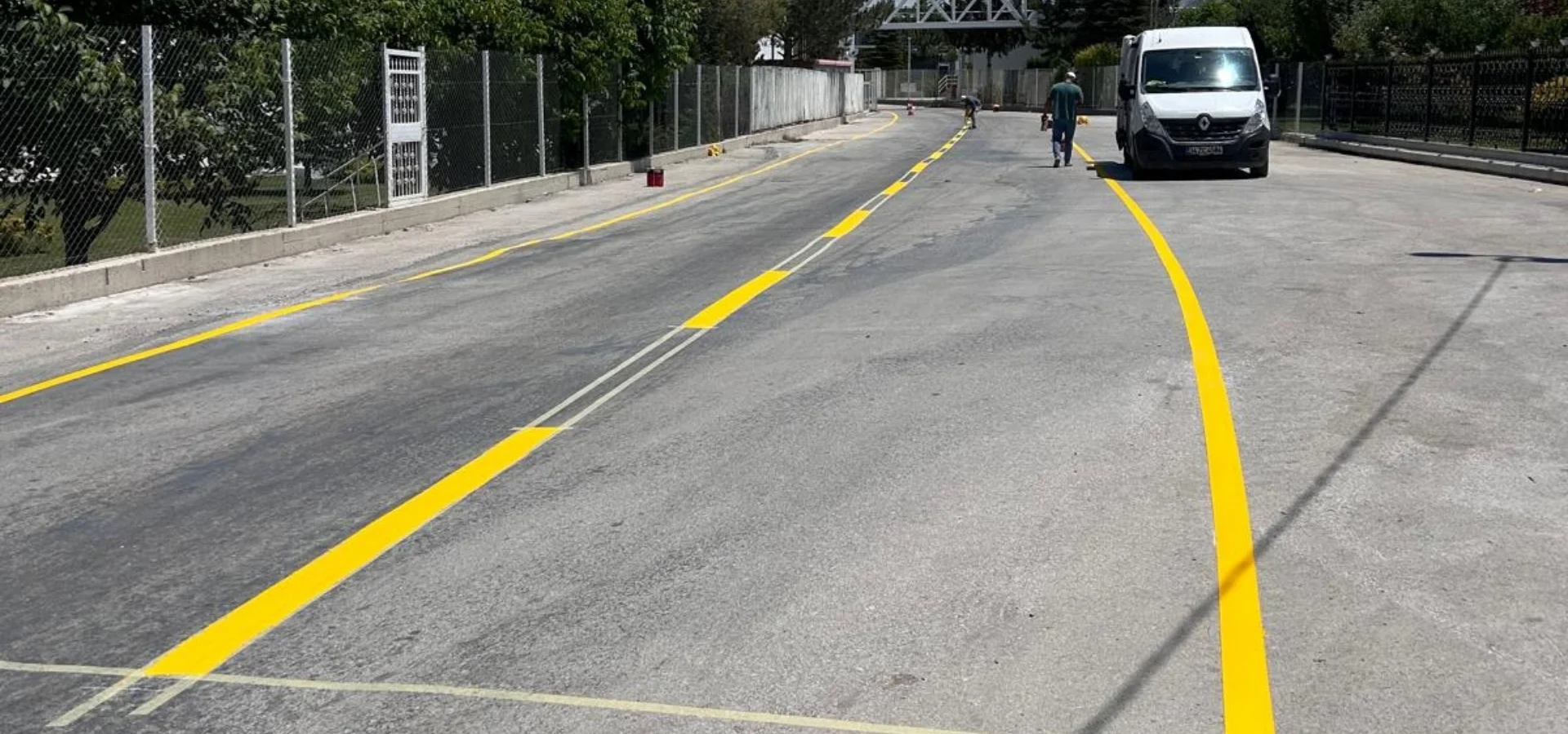 Manisa Çift Kompenantlı Yol Çizgi Boya Uygulaması