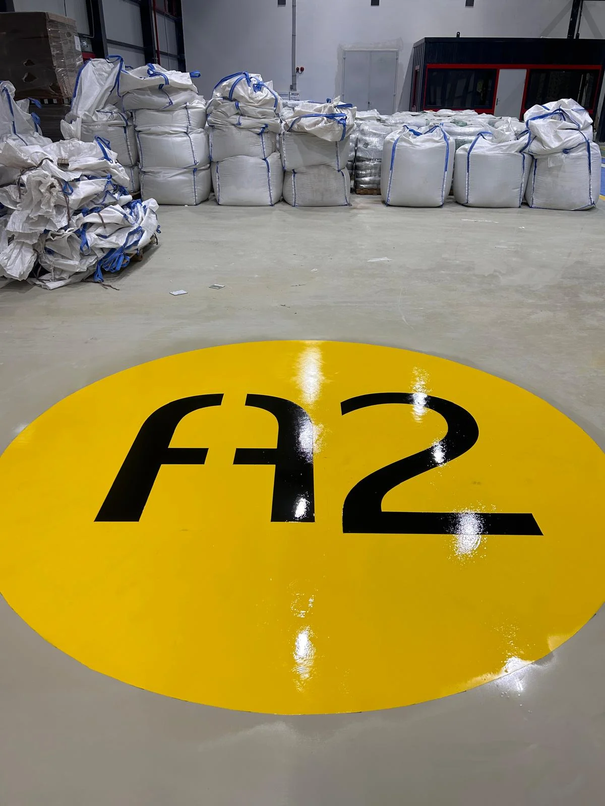 Fabrika 5S alan numaralandırma ve renkli zemin düzenleme