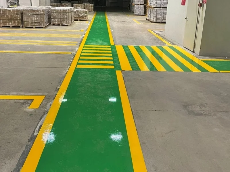 Fabrika içi yaya yolu çizgi boya uygulaması