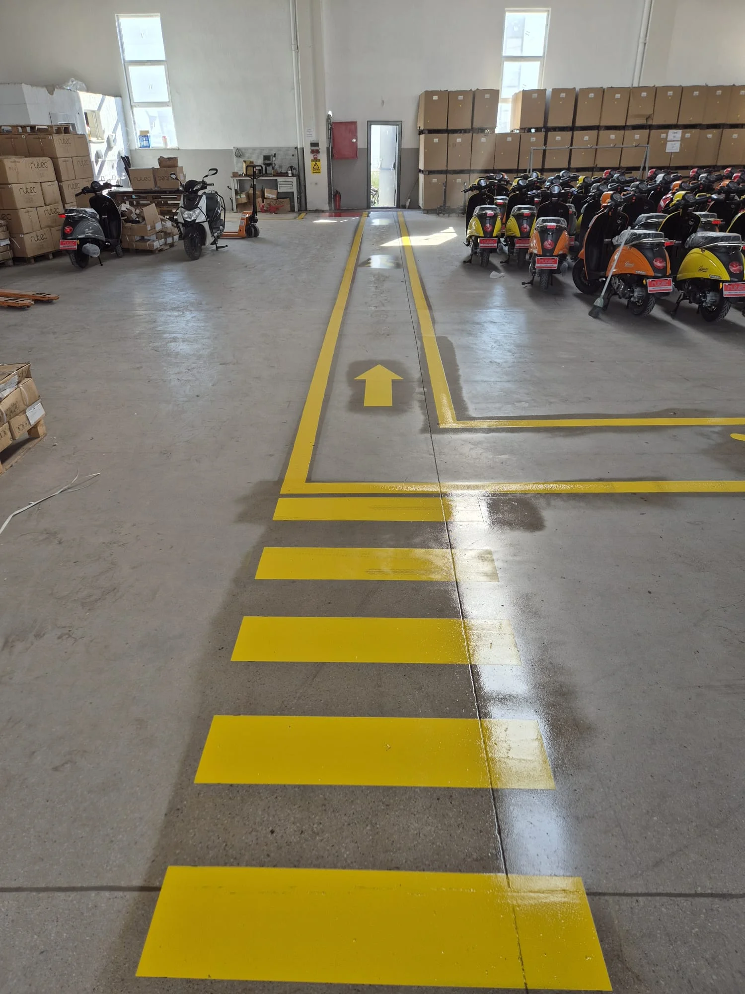 Fabrika içi yaya yolu geçit ve yönlendirme