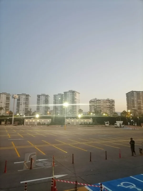Liman sahası geniş otopark çizgi uygulaması