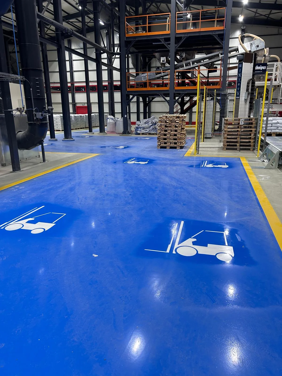 Mavi forklift trafik sahası ve 5S zemin işaretleme