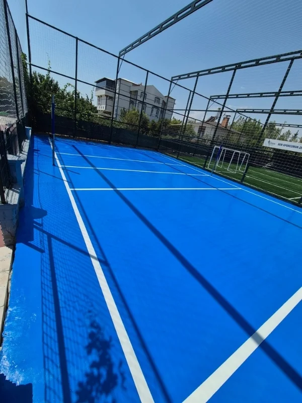 Mavi tenis kortu zemin ve çizgi boyama