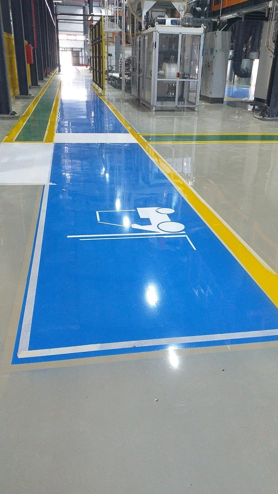 Üretim alanı mavi poliüretan forklift yolu