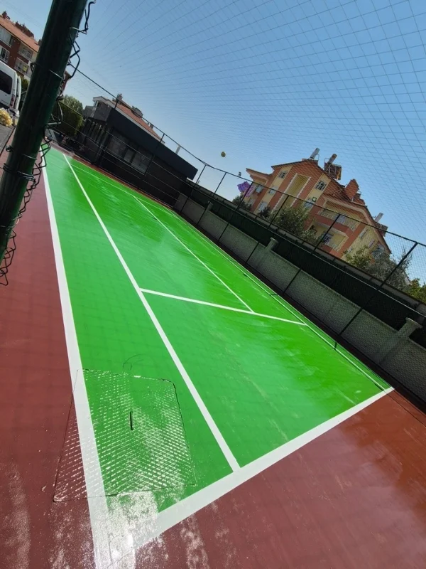 Bursa yeşil tenis kortu çizgi boya uygulaması